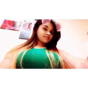 Meet your Posher, Yanet